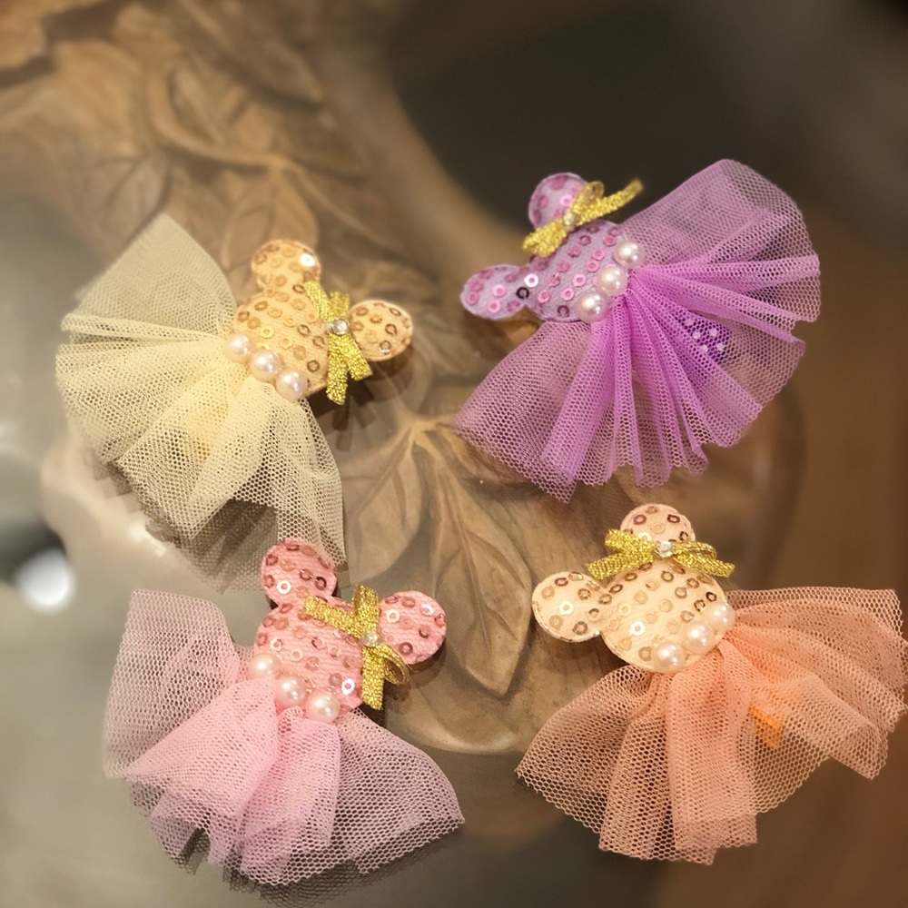 Minnie Mouse hair pin